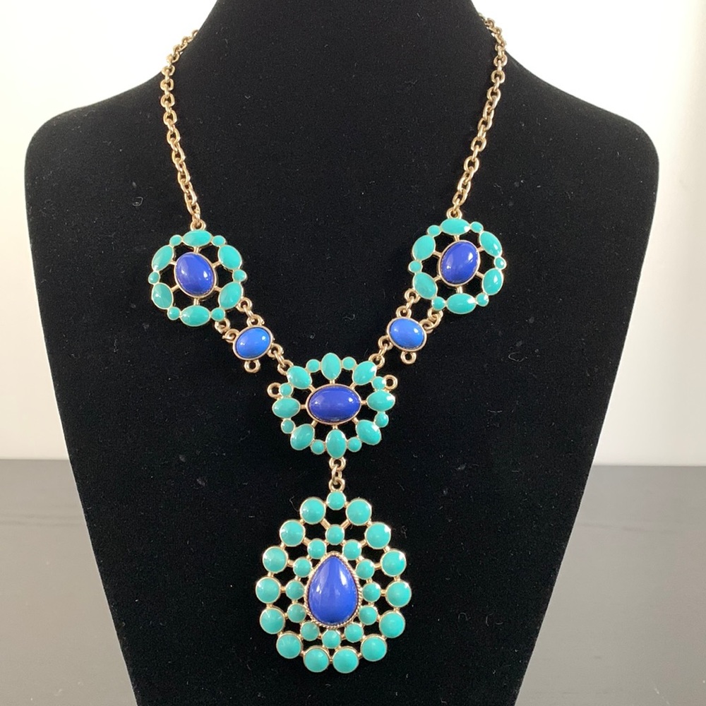 CHARMING CHARLIE teal and blue statement necklace